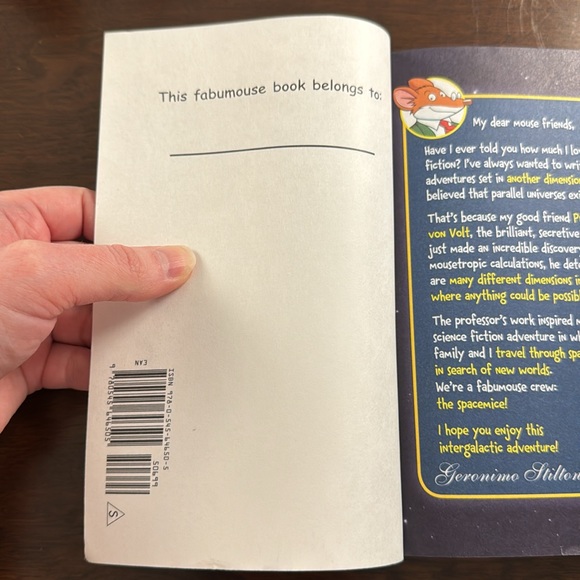 COPY - 🎁5/$10🎁Geronimo Stilton Spacemice Alien Escape, paperback, 2014 - Picture 4 of 8